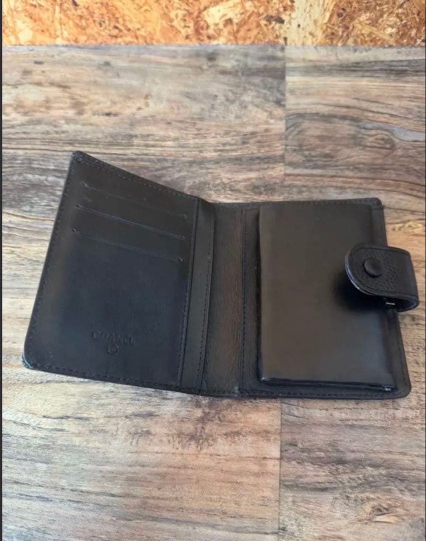 CHANEL 折りたたみ財布