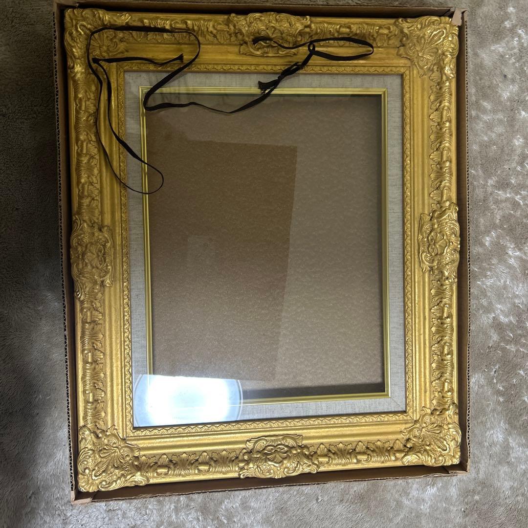 金色 装飾的な油彩額縁 大きめ 8号