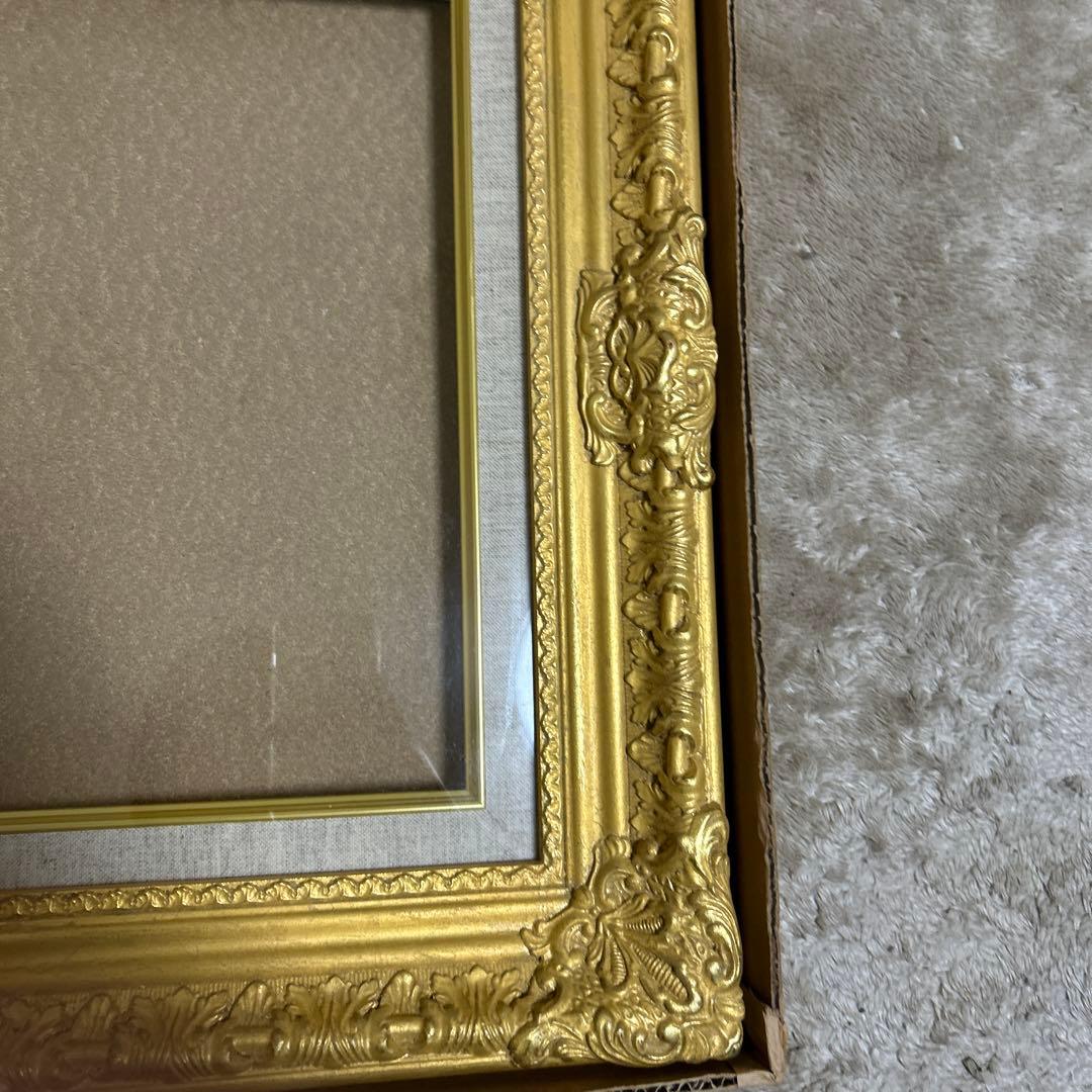 金色 装飾的な油彩額縁 大きめ 8号