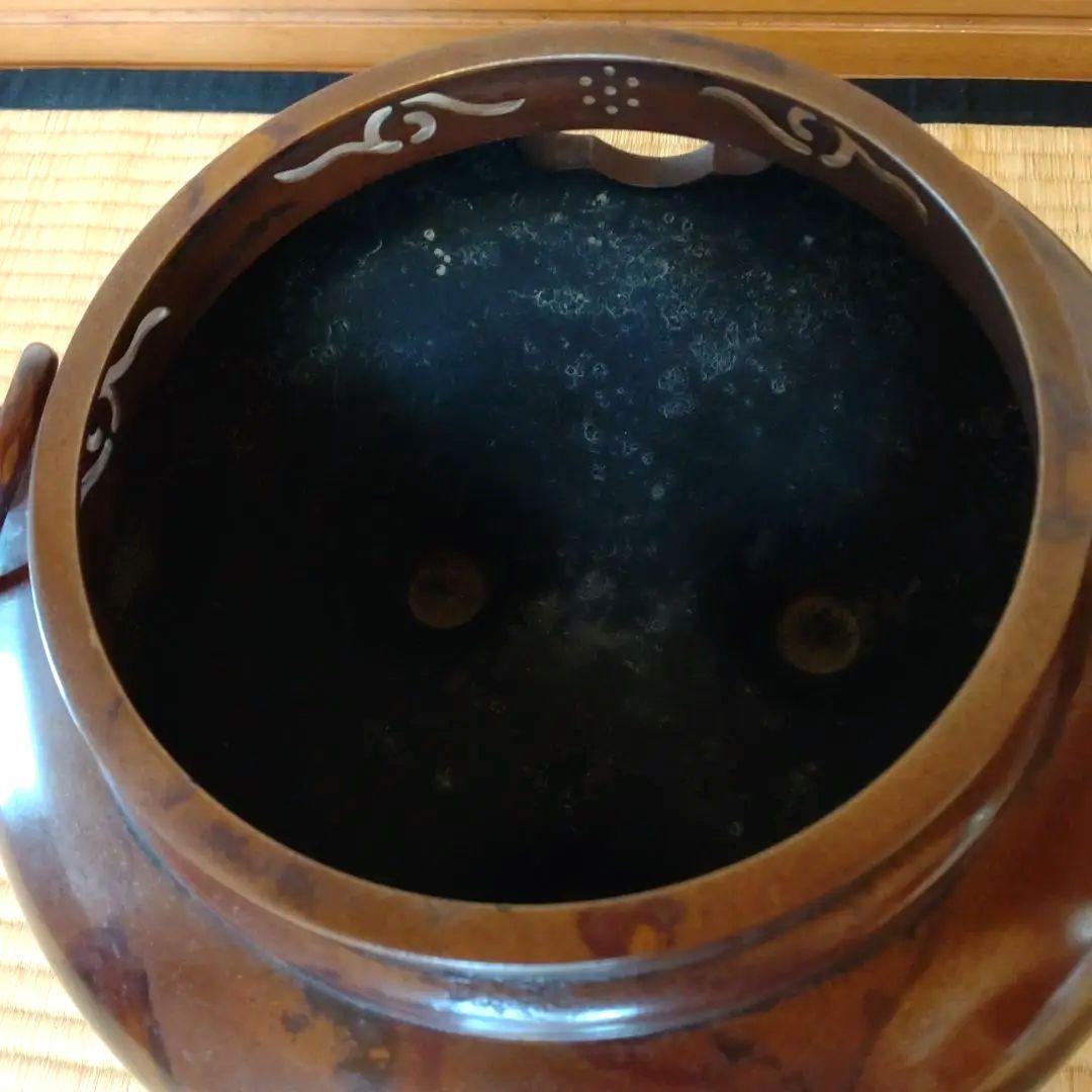 唐銅鬼面風炉釜　畠春斎造　共箱（真塗敷板・底土器・前土器)付