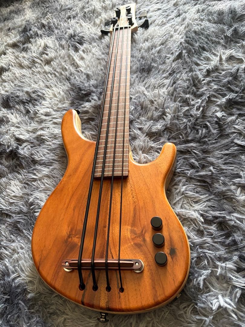 ベース KALA California U-BASS Hawaiian Fretless