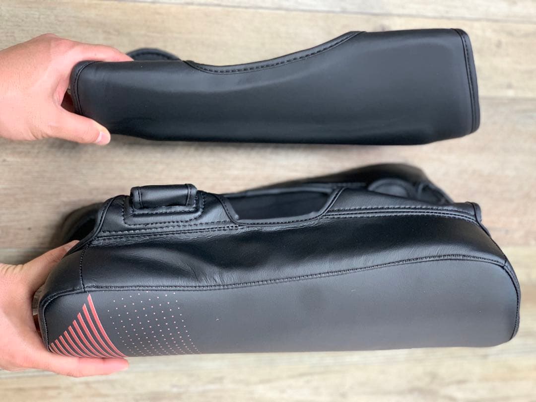 カーフキックミット ダブル左右利用できます