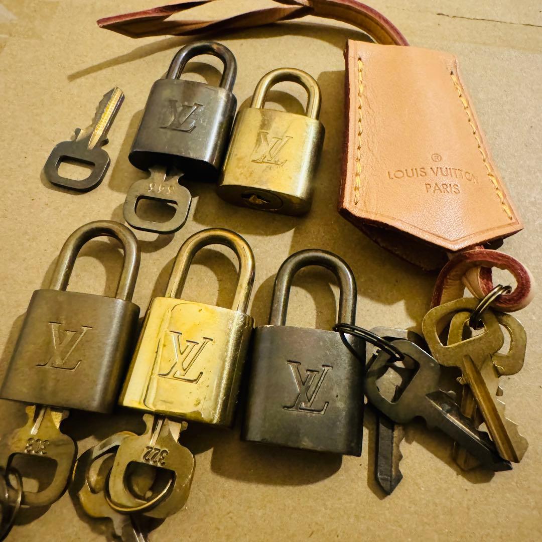 ルイヴィトン　カデナ　鍵　5点　セット クロシェット