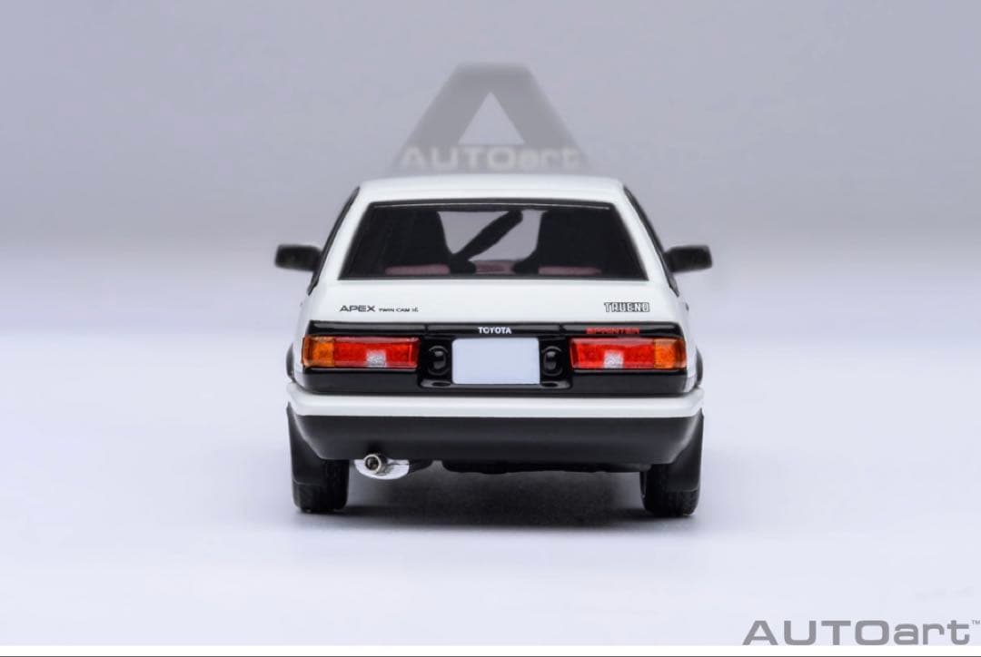 AUTO art頭文字D トレノAE86 ファイナルバージョン　1/64ミニカー