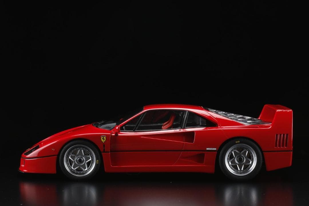 京商 Hobby JAPAN 1/18 フェラーリ F40 レッド 完成品