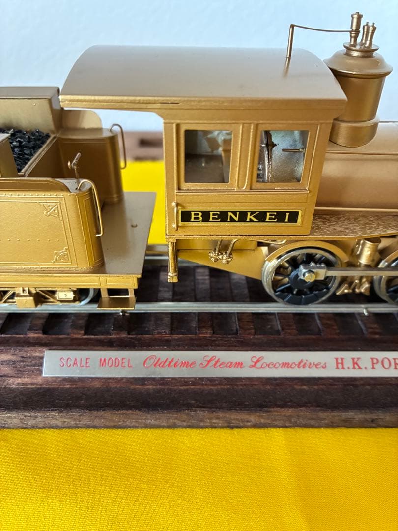 未使用品 弁慶号 蒸気機関車模型 金属製 レール基台・ケース付