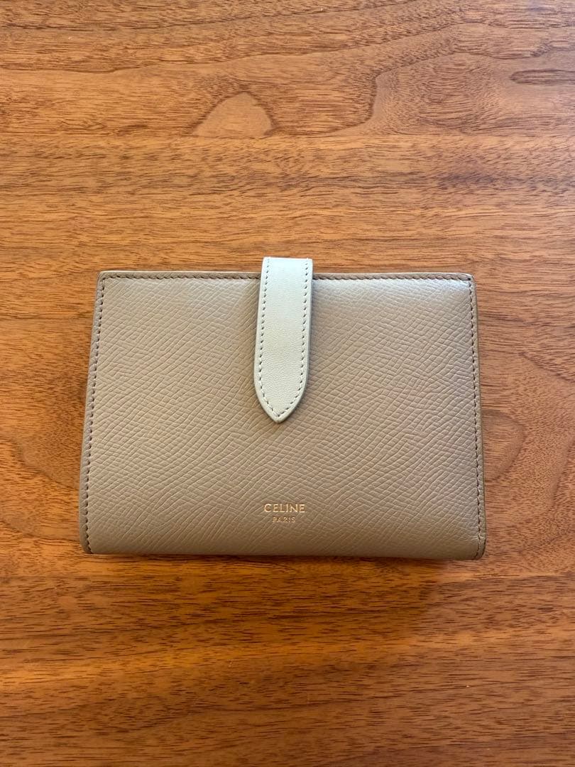 【美品　箱付き】セリーヌ ミディアム ストラップ ウォレット