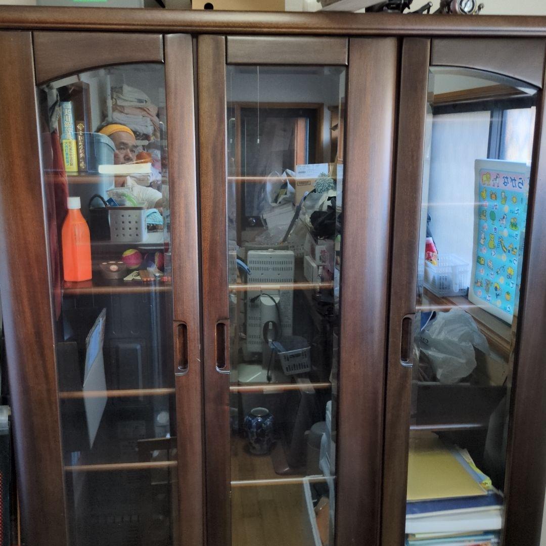 【早くお譲りします、送料のみです】木製本棚 ガラス扉付き ダークブラウン