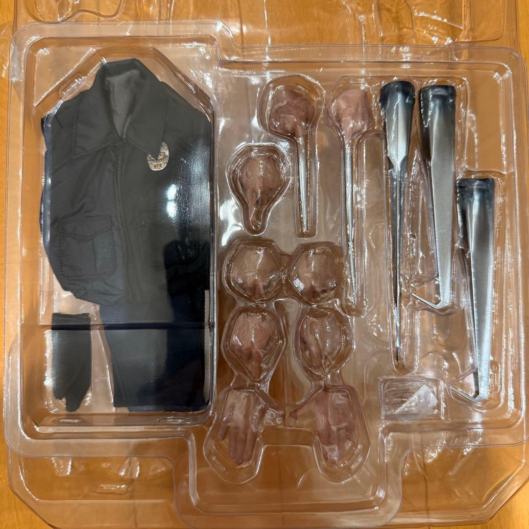 ホットトイズ T-1000 ターミネーター2 1/6 ムービーマスターピース