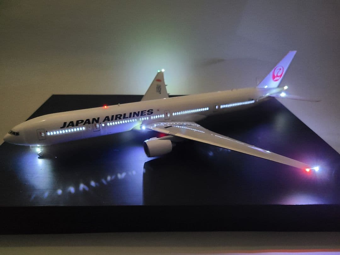 JAL ボーイング 777 - 300er LED仕様 完成品