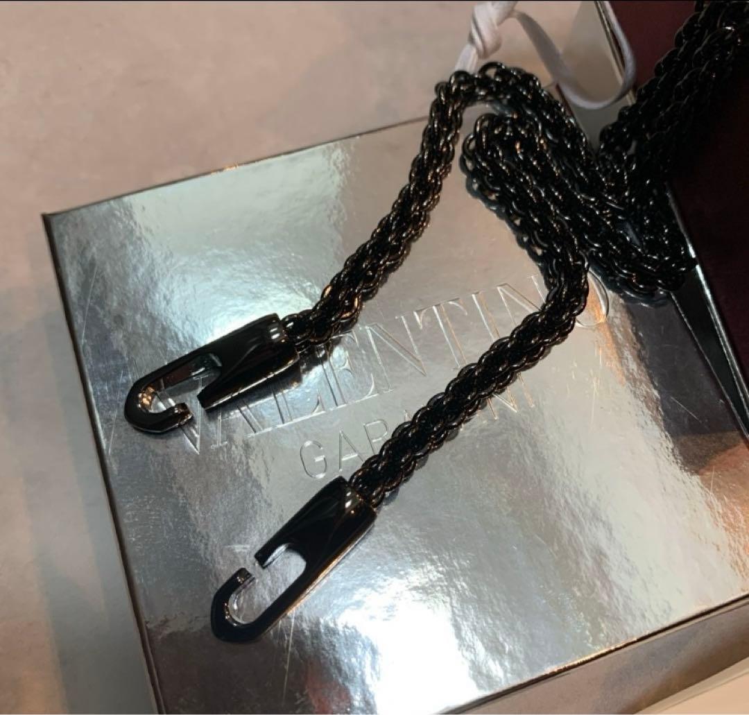 新品未使用箱付き★バレンティノ★AirPodsケース