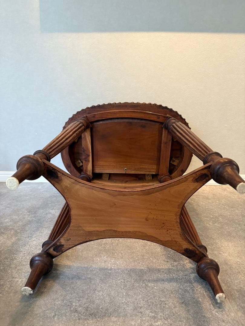 楕円形木製テーブル 西洋風　アンティーク　この値段でで購入して下さい