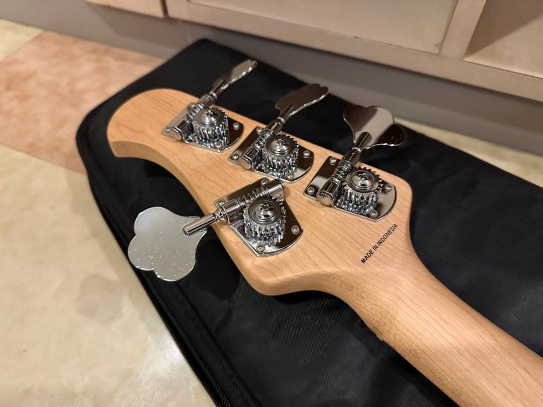 Sterling by Musicman Ray34 StingRay 4弦