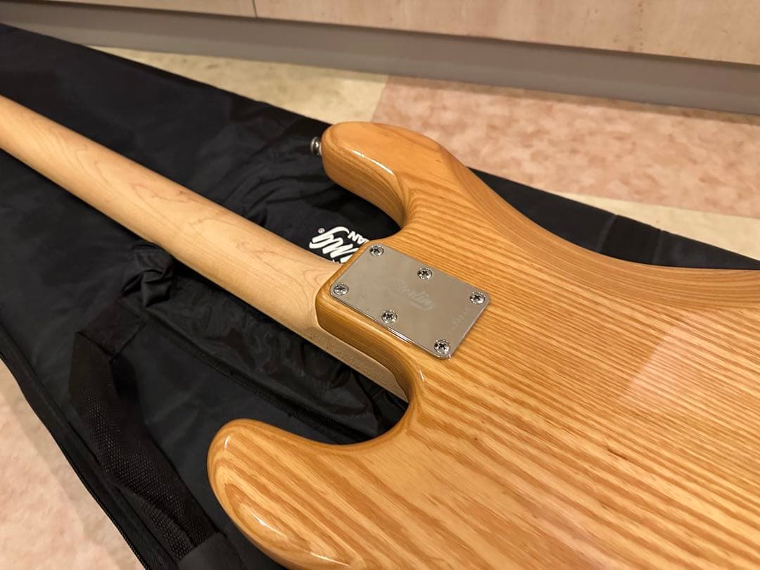 Sterling by Musicman Ray34 StingRay 4弦