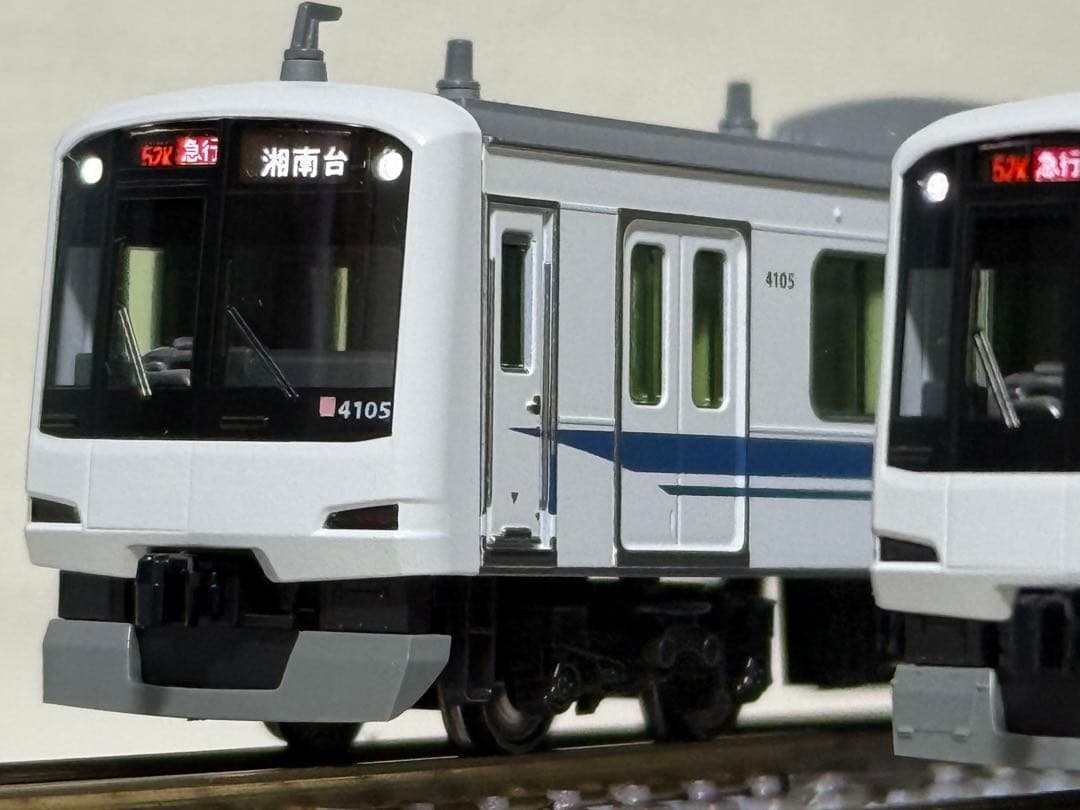 KATO 東急電鉄5050系4000番台<新幹線ラッピングトレイン>