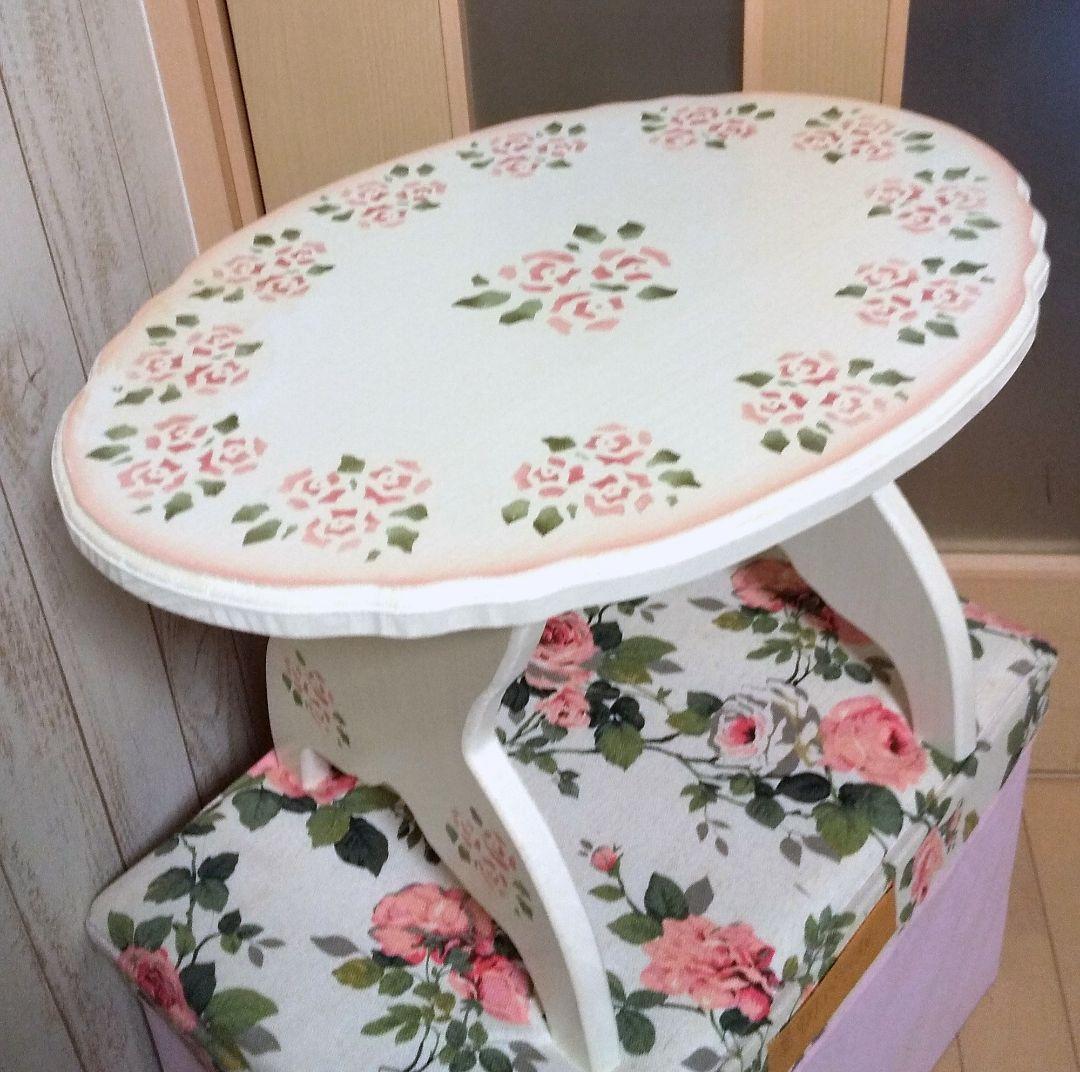 薔薇柄ペイントとピンクのグラデーションのミニカフェテーブルH30cm　楕円形