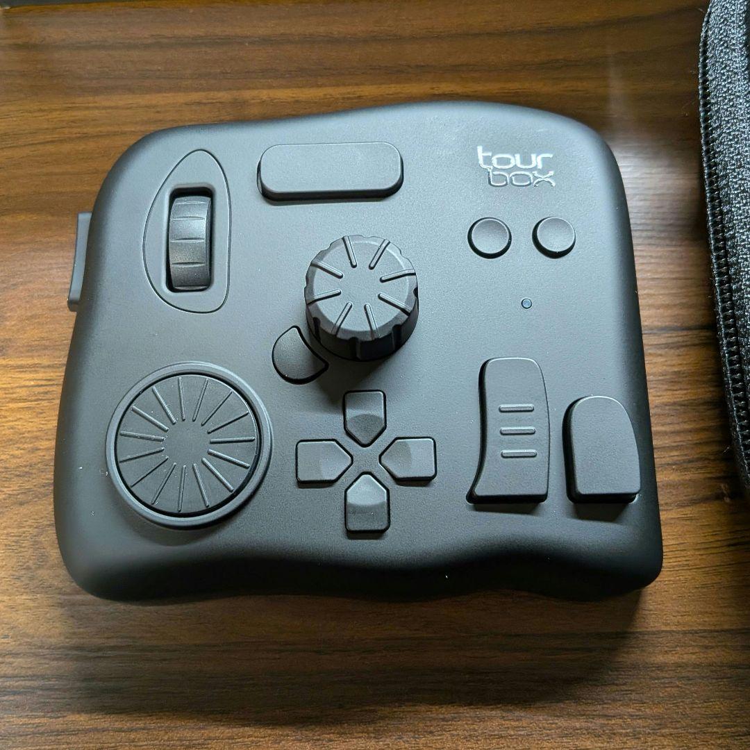 tour box Elite 多機能コントローラー
