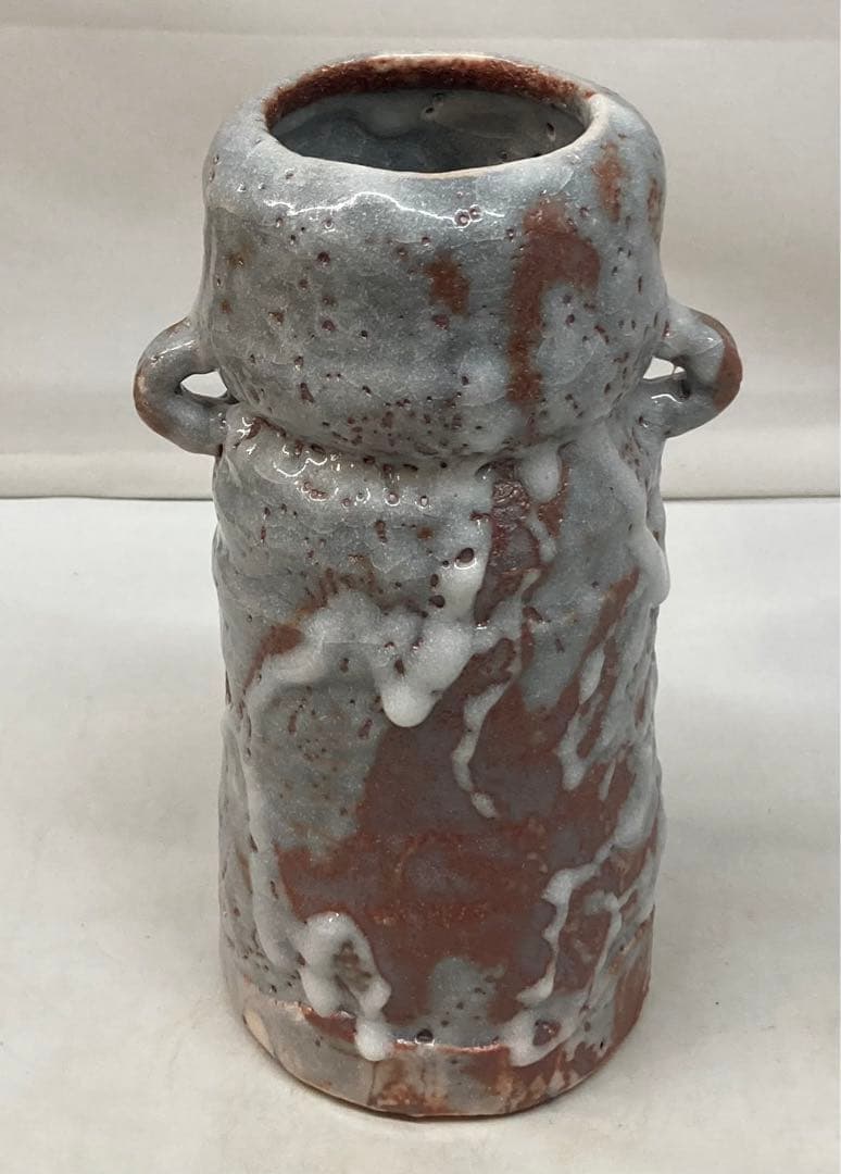 B189b 山田正和造　「鼠志野耳付花瓶」共箱　陶歴紙有　白山窯　花道具茶道具