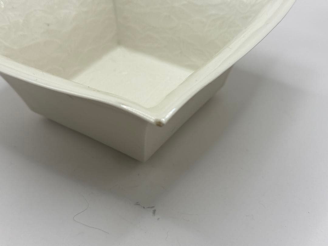 時代　白磁　魚紋角鉢　送料込み260120