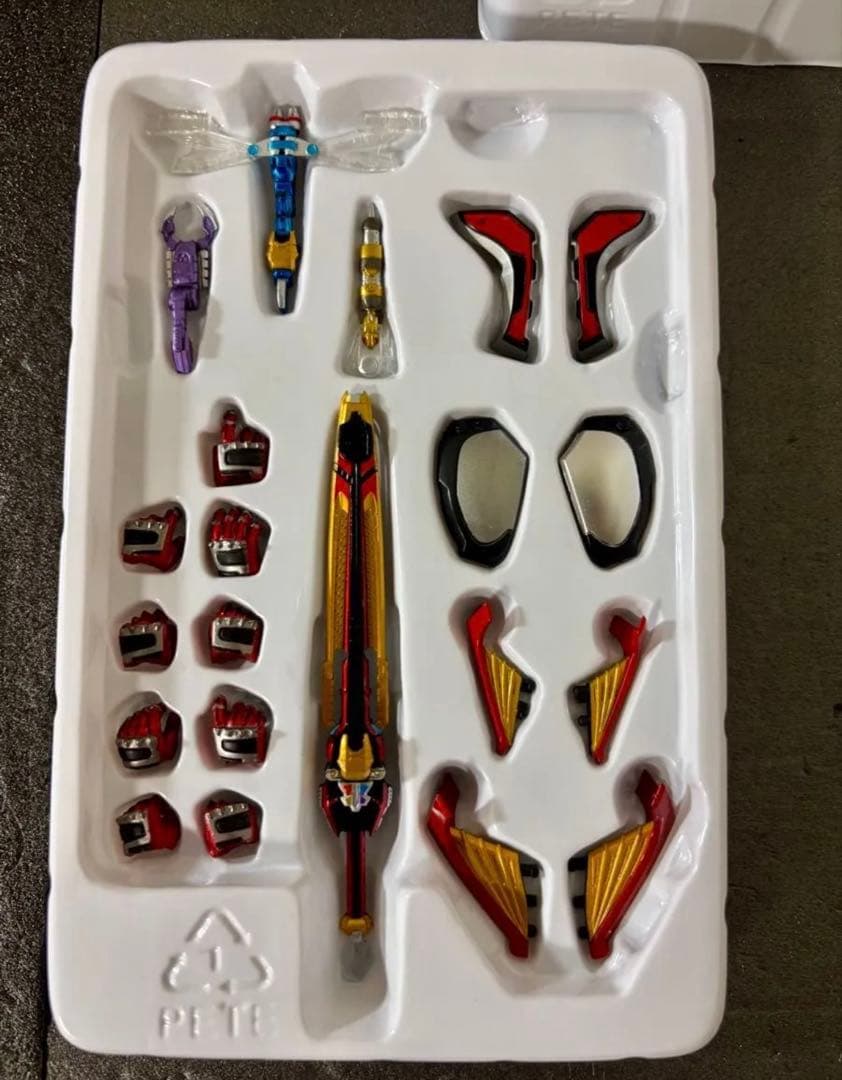 S.H.Figuarts真骨彫製法仮面ライダーカブトハイパーフォーム