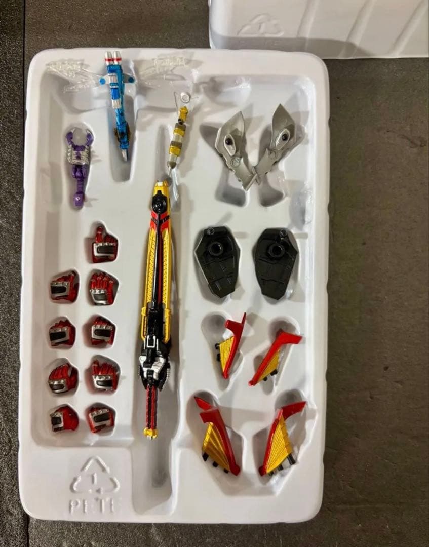 S.H.Figuarts真骨彫製法仮面ライダーカブトハイパーフォーム