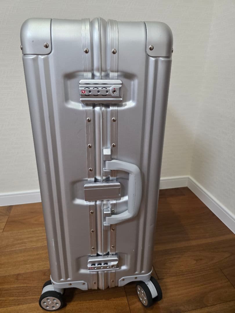 メルセデスベンツ アルミスーツケース