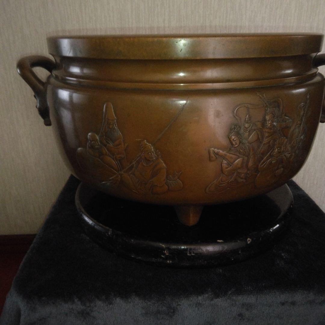 尺八瓶掛火鉢　七福神　宝船彫金入