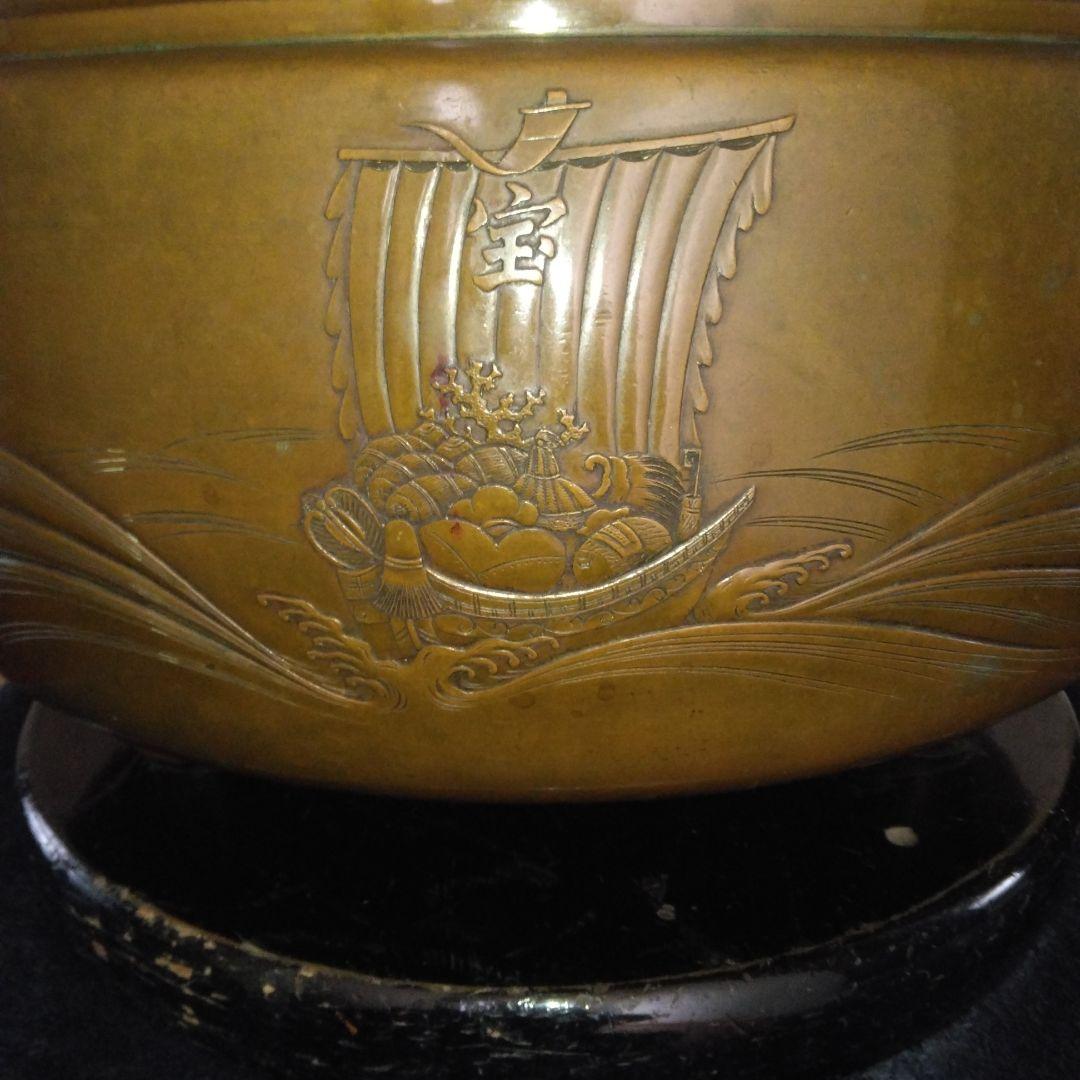 尺八瓶掛火鉢　七福神　宝船彫金入