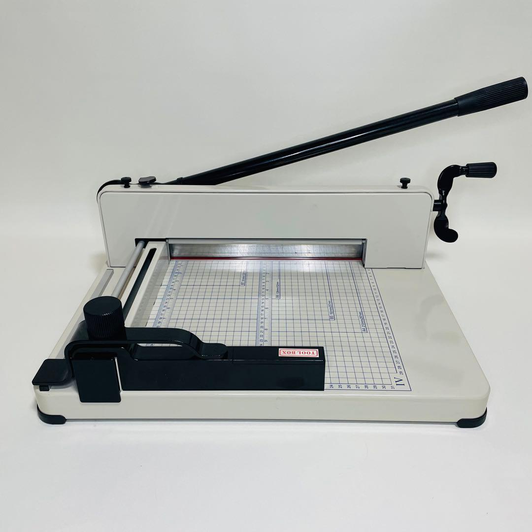 【美品】ペーパーカッター 裁断機 A4対応 手動裁断