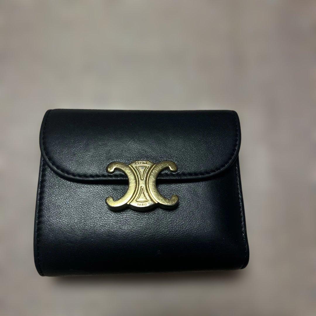 限定値下げCELINE ブラック 三つ折り財布