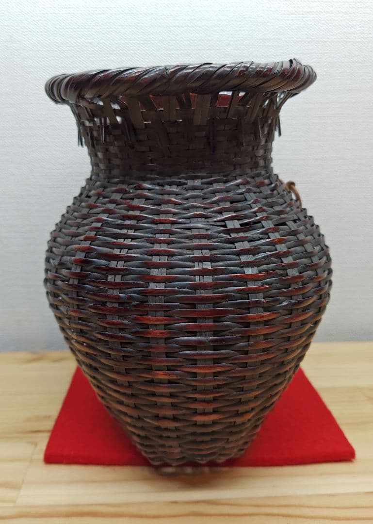 送料込【逢絢亭】茶道具 花入 花籠 花篭 唐物写 落としは竹製 篭師 鈴木竹朋斎