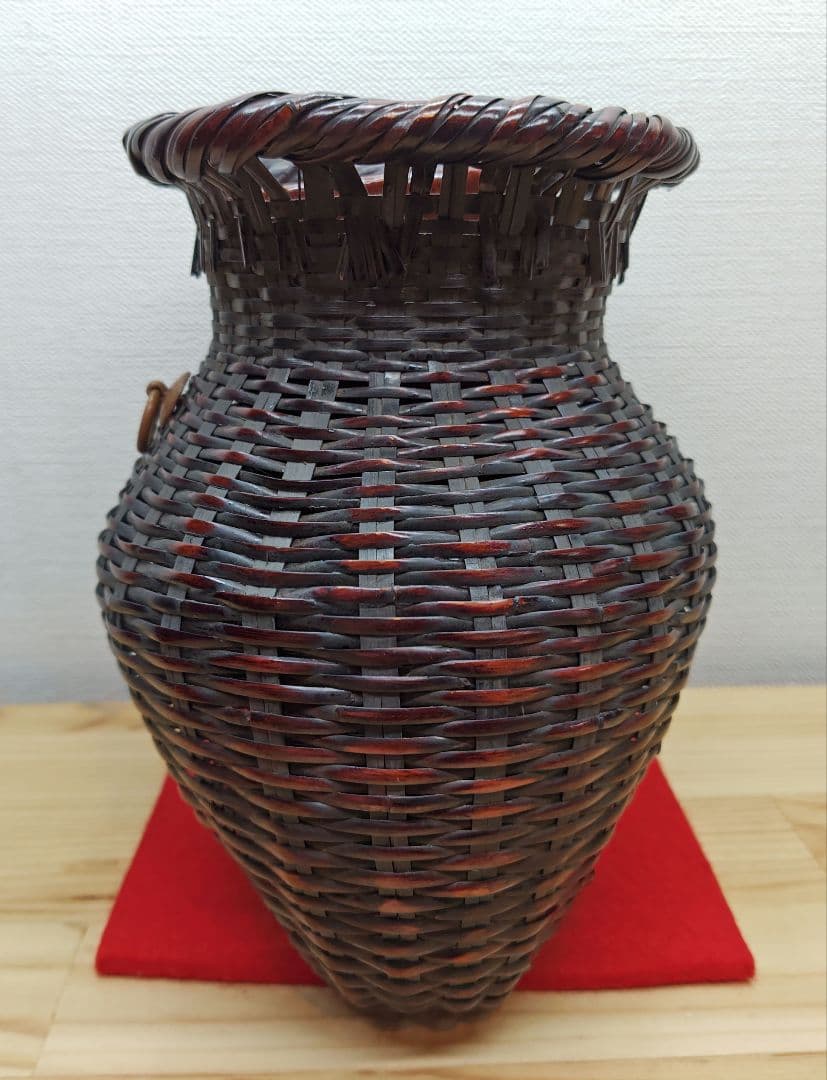 送料込【逢絢亭】茶道具 花入 花籠 花篭 唐物写 落としは竹製 篭師 鈴木竹朋斎