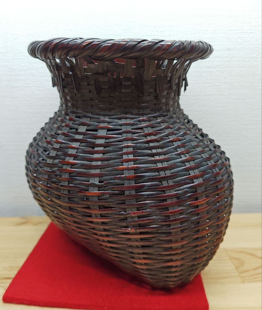 送料込【逢絢亭】茶道具 花入 花籠 花篭 唐物写 落としは竹製 篭師 鈴木竹朋斎