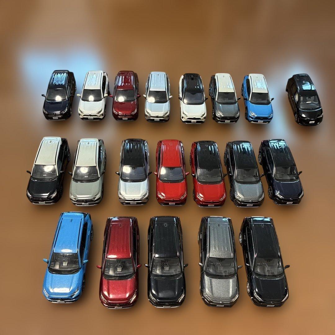 ヨ*ー様 値下げしました。トヨタ　RAV4 カラーサンプル19台+おまけ