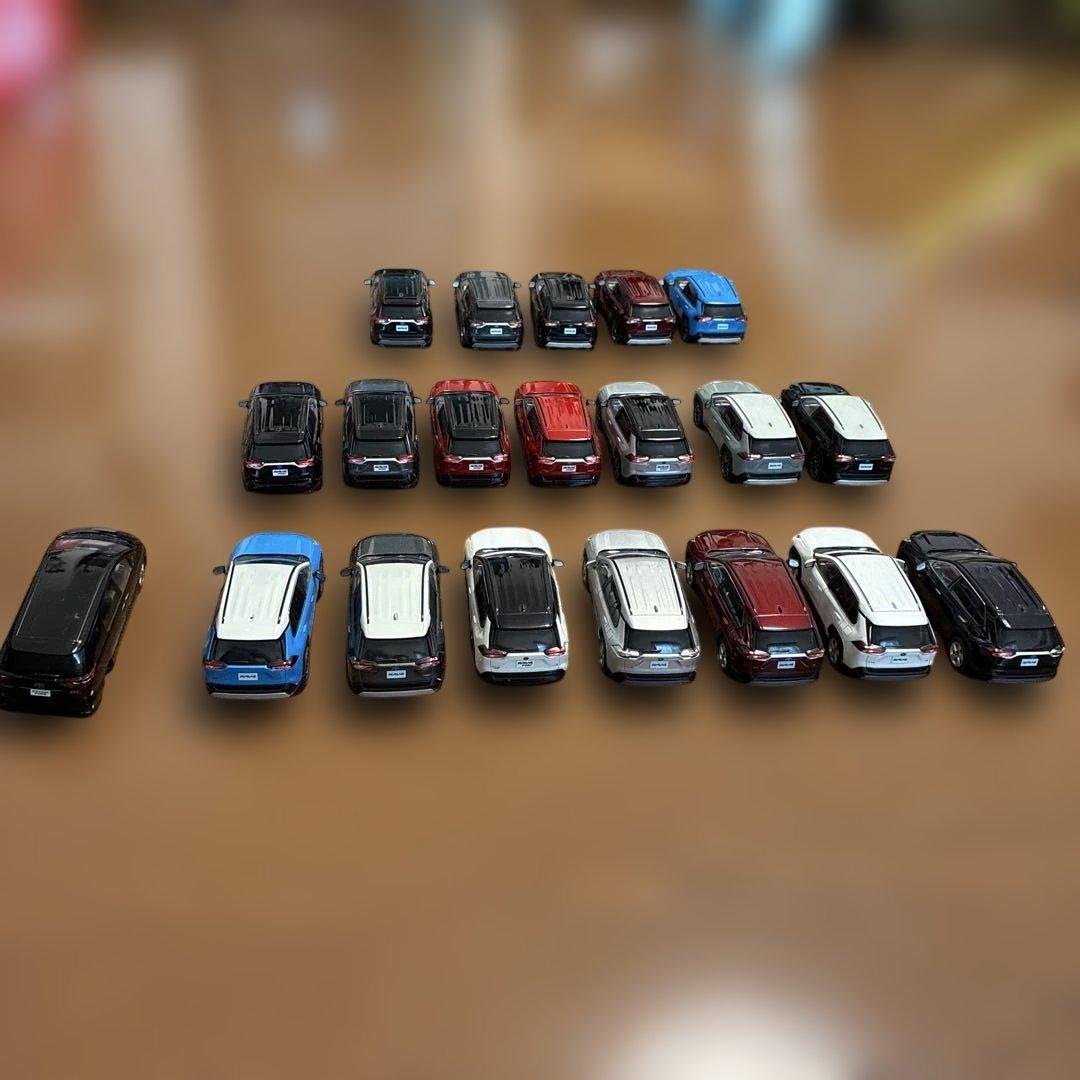 ヨ*ー様 値下げしました。トヨタ　RAV4 カラーサンプル19台+おまけ