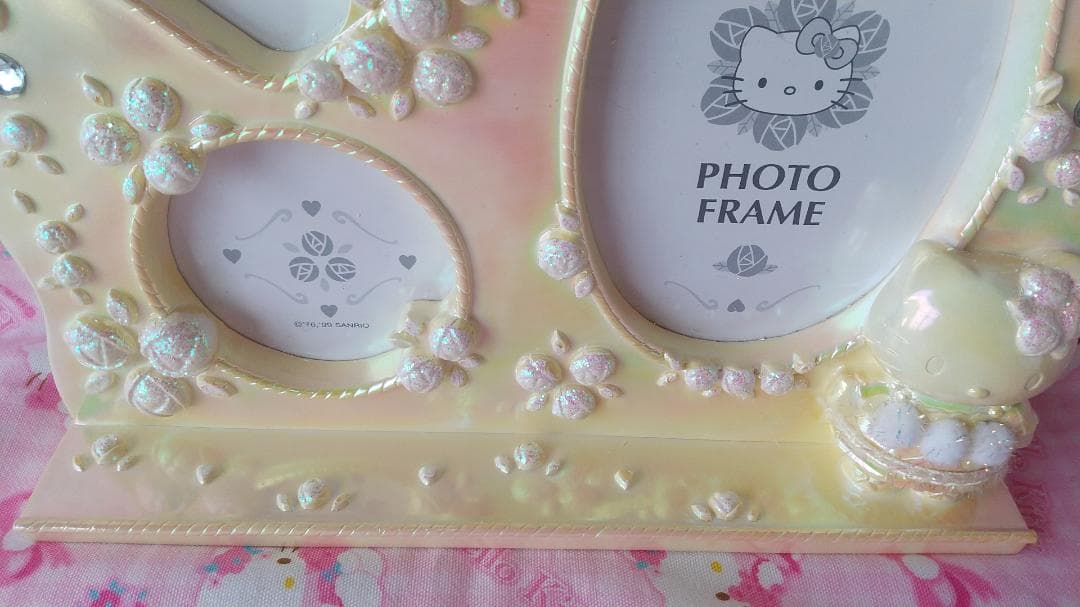 キティ　フォトフレーム　1999年　ダイヤ　ラメ　写真立て　ホワイト