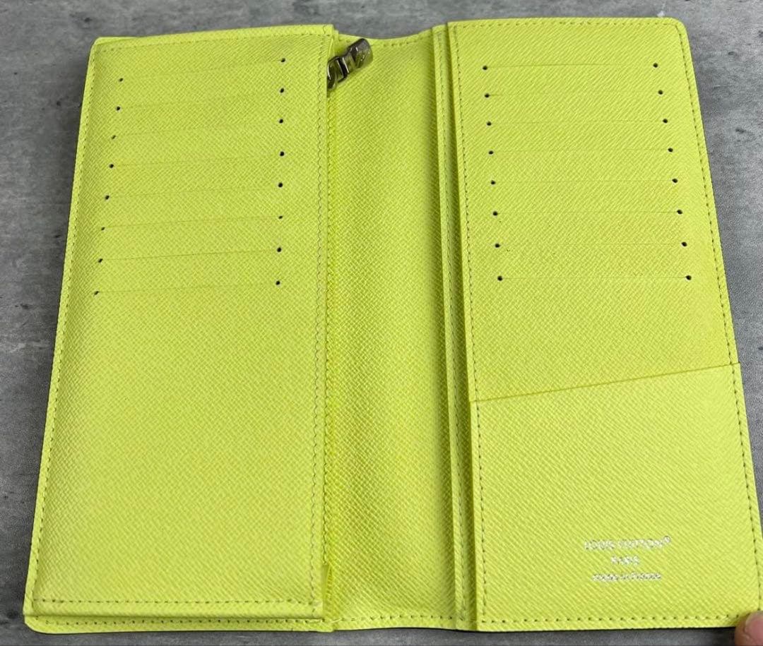 【日本限定カラー】LOUIS VUITTON タイガラマ　二つ折り財布