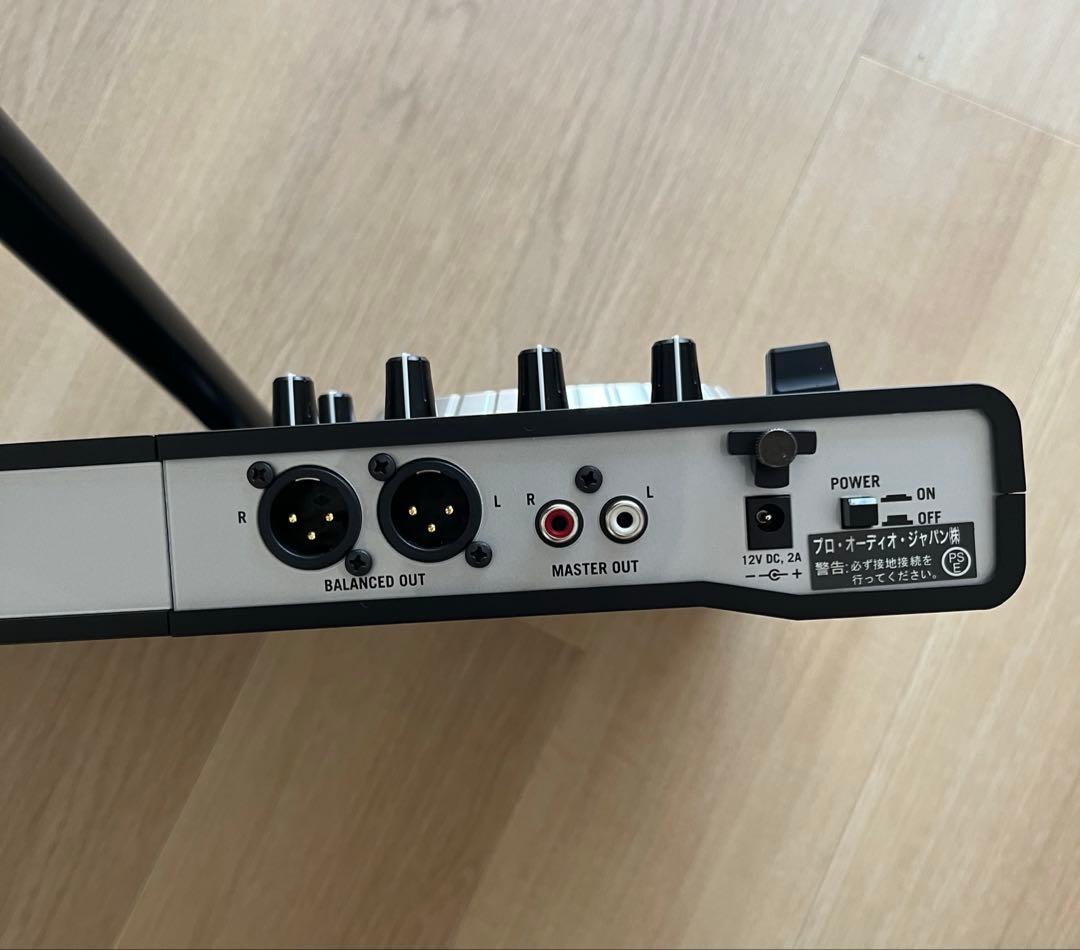 ⑤Numark iDJ Pro iPad用 DJコントローラー ケース付き