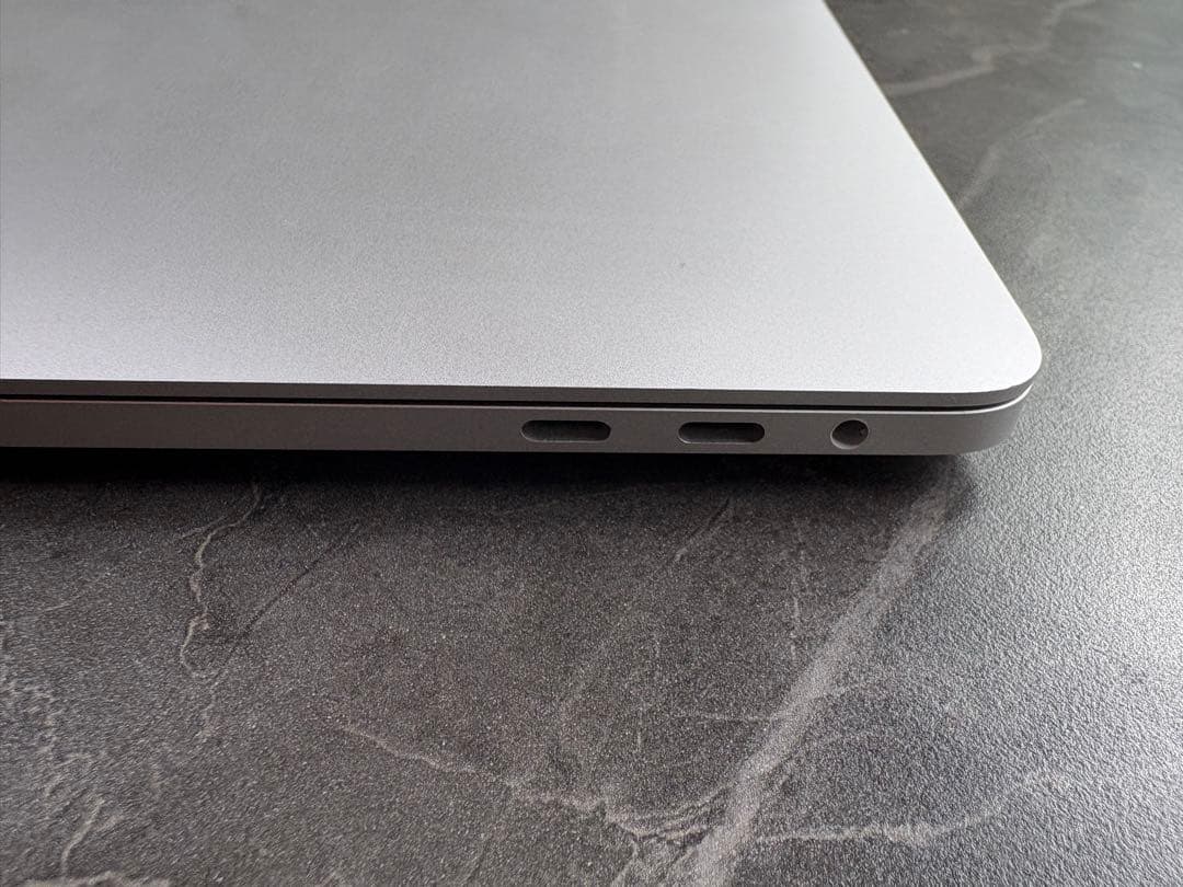 MacBook Pro A2251 2020ジャンク/診断書付き/美品