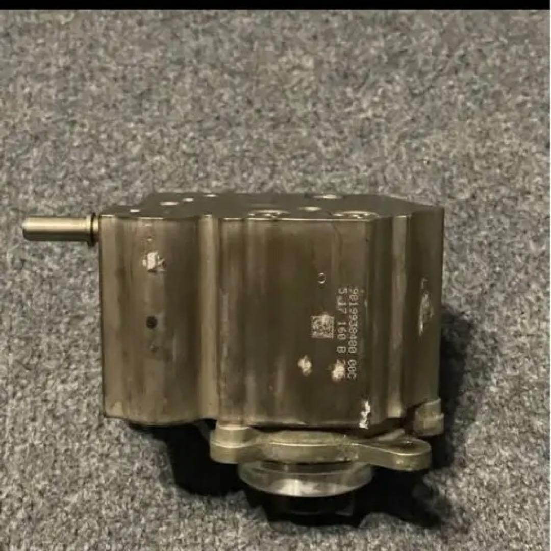 高圧燃料ポンプ　プジョー　RCZ ミニ　シトロエン　9819938480