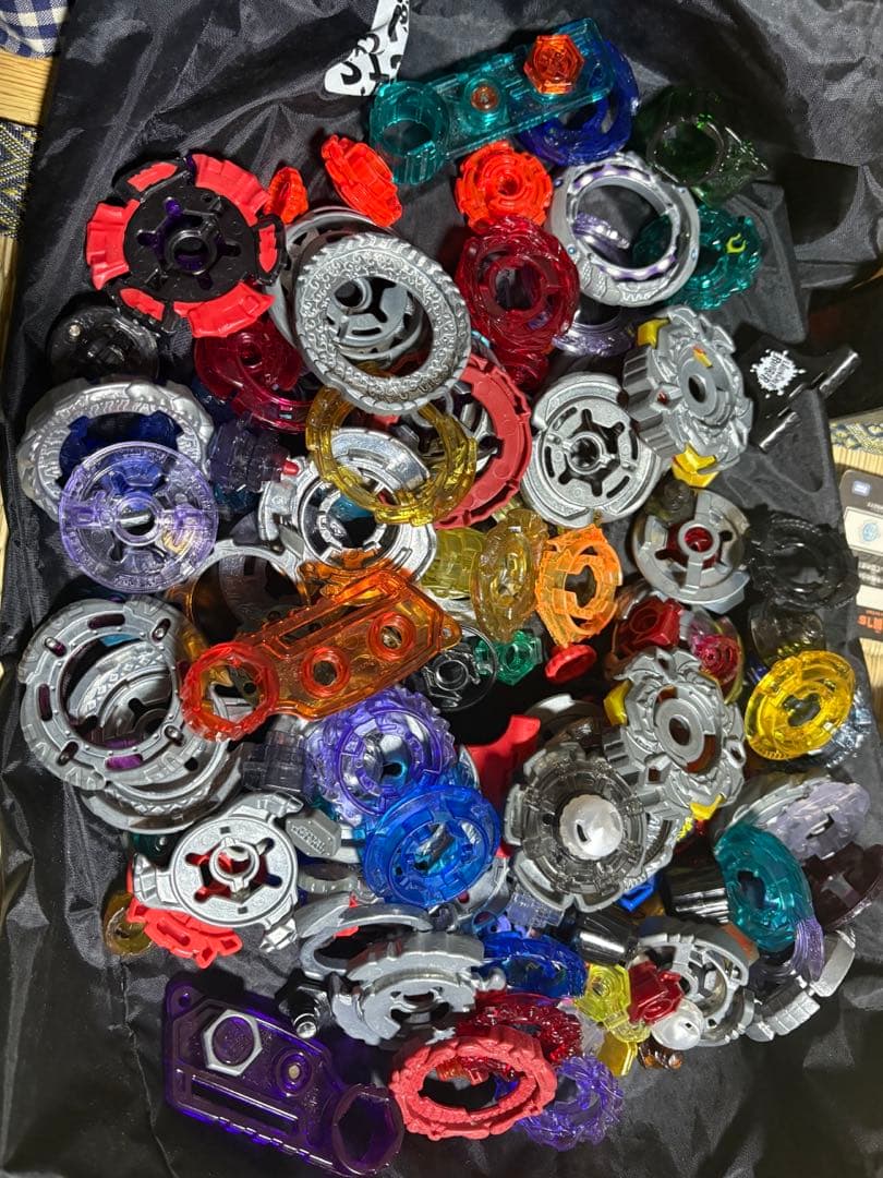 メタルファイトベイブレードまとめ売り　37個＋カスタム