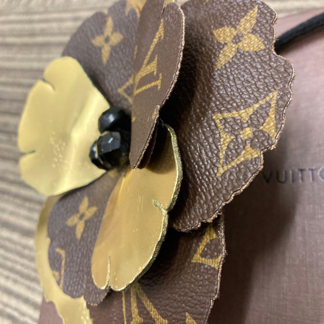 ルイヴィトン　プロッシュフルール　コサージュ