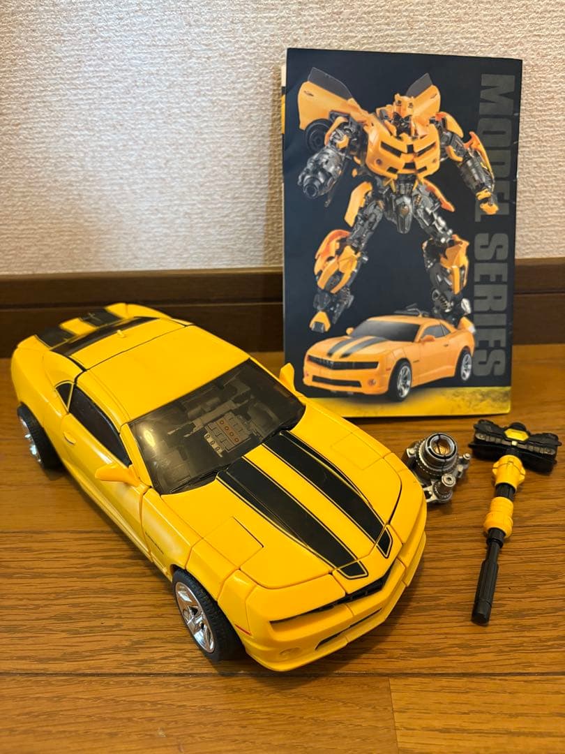 トランスフォーマーバンブルビー l Hornet Warriorイエロー