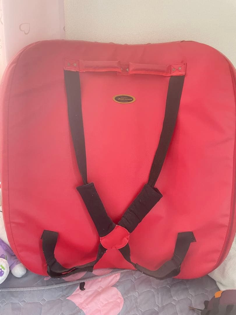 赤 スリーブロゴ パンチングミット 大阪付近配送いたします。