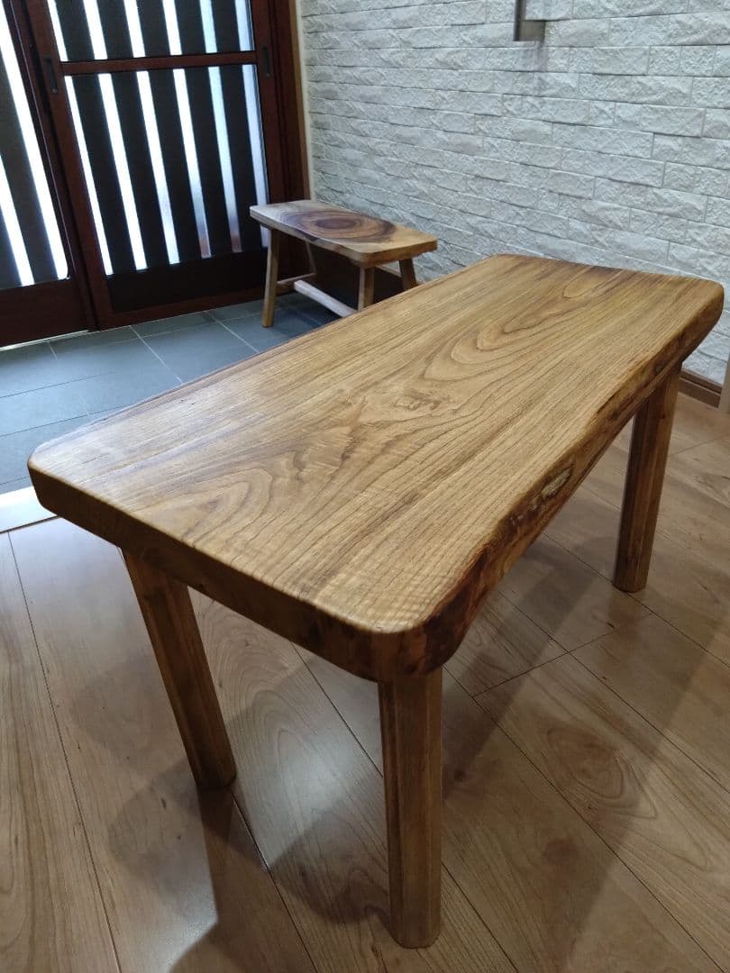 栗一枚板のテーブル⑳　桜❕栗の耳付き天板厚さ約45㎜の迫力満点、木目が綺麗