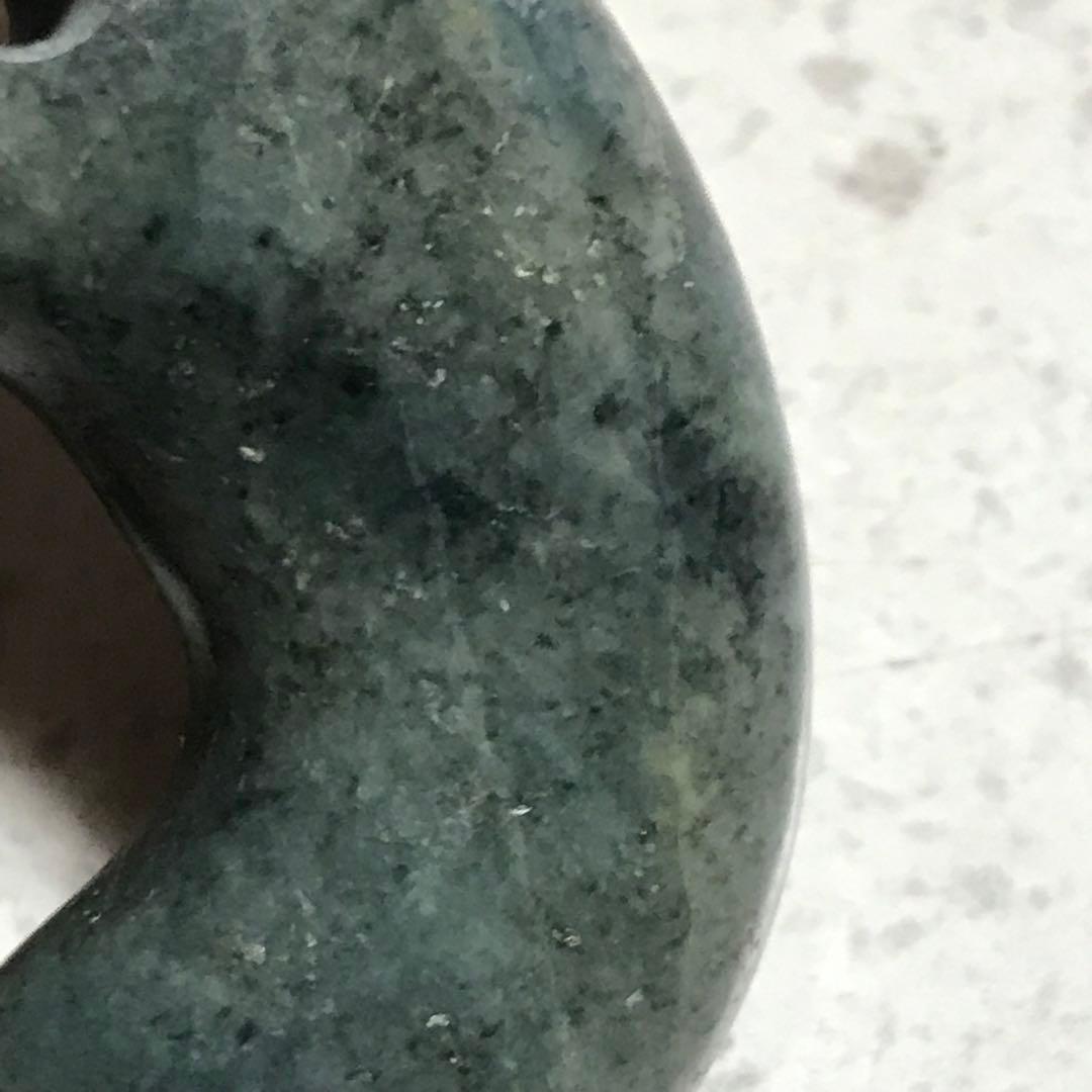 糸魚川産　青系　翡翠　ヒスイ　まがたま　勾玉