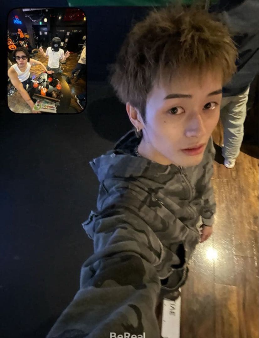 BAD WAY 迷彩グレー ジップアップパーカー ケンタウロス健太さん着用