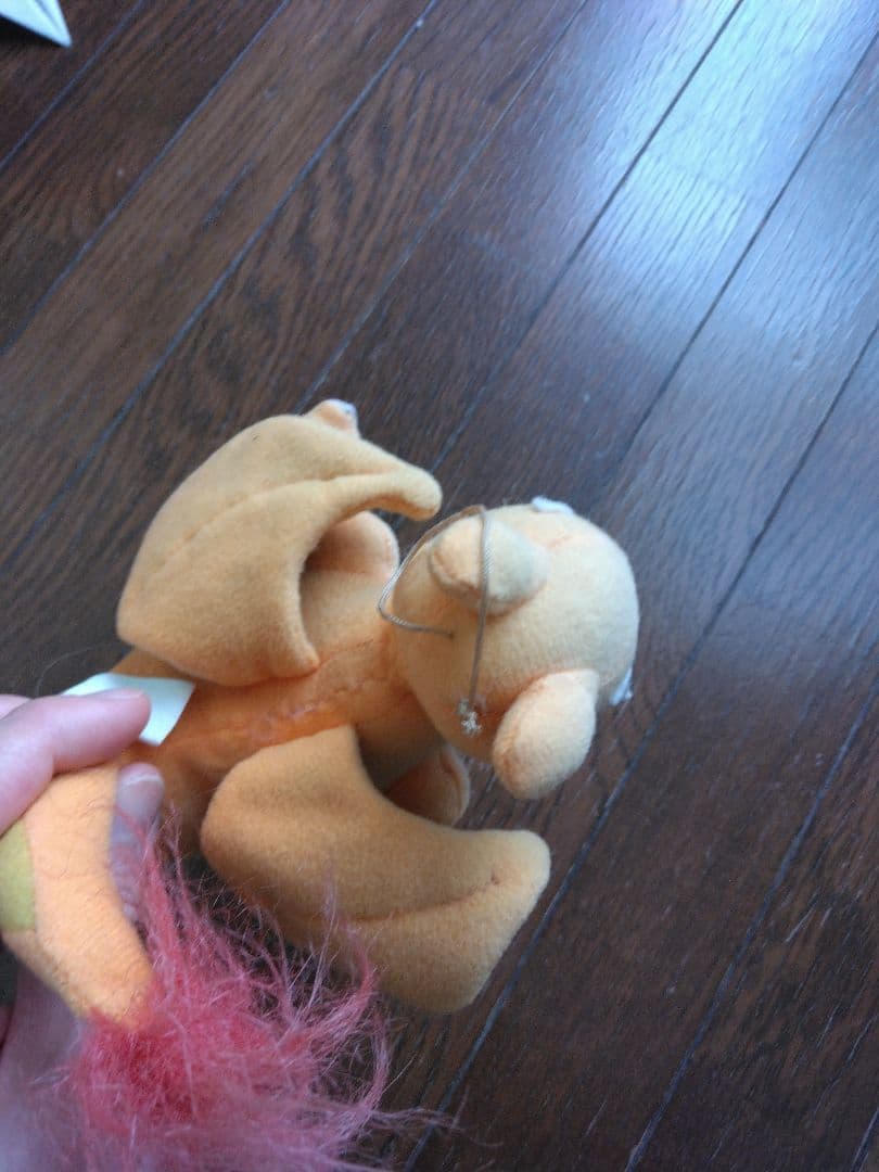 とても古いリザードンのぬいぐるみ