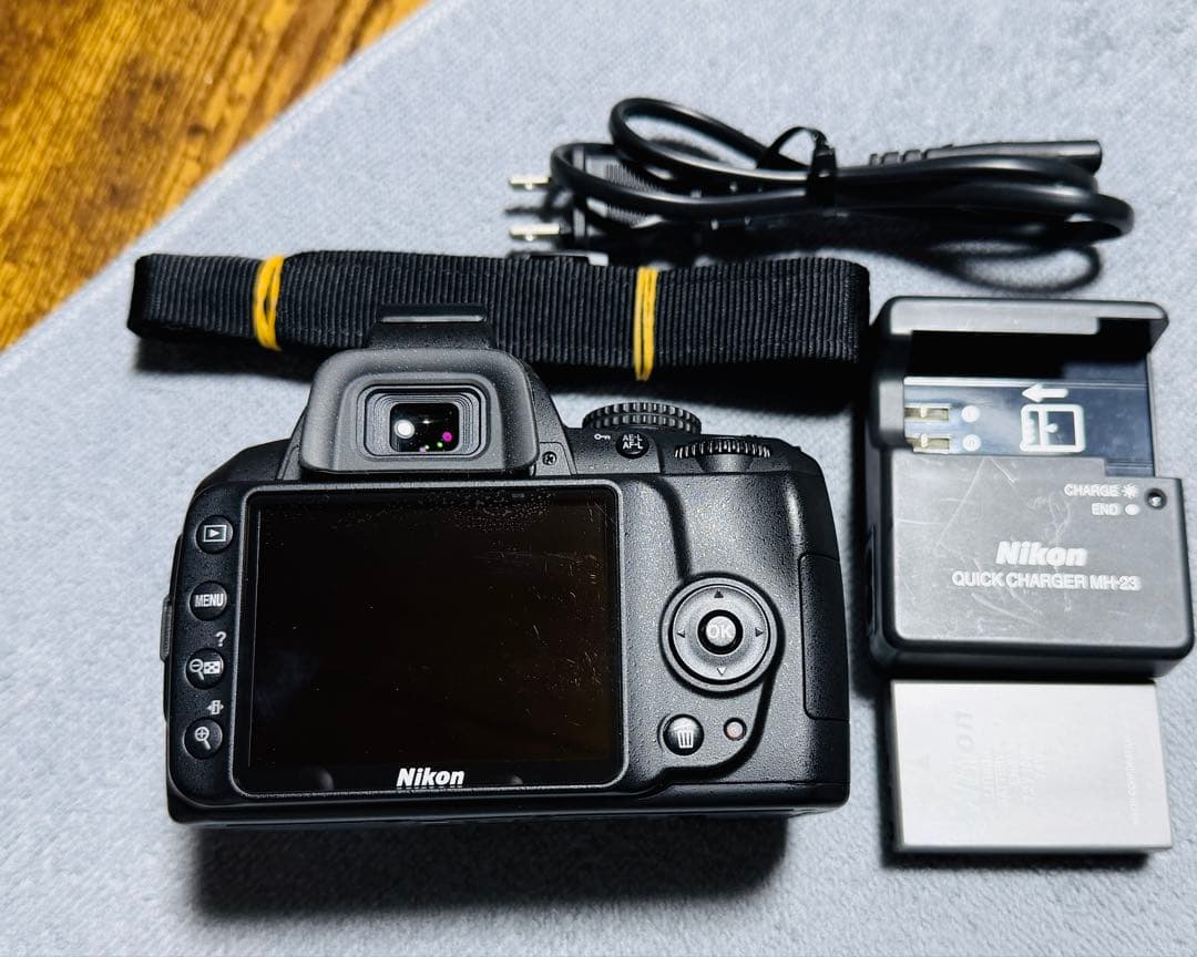 Nikon D3000 ボディ CCD 極上品 総S1706