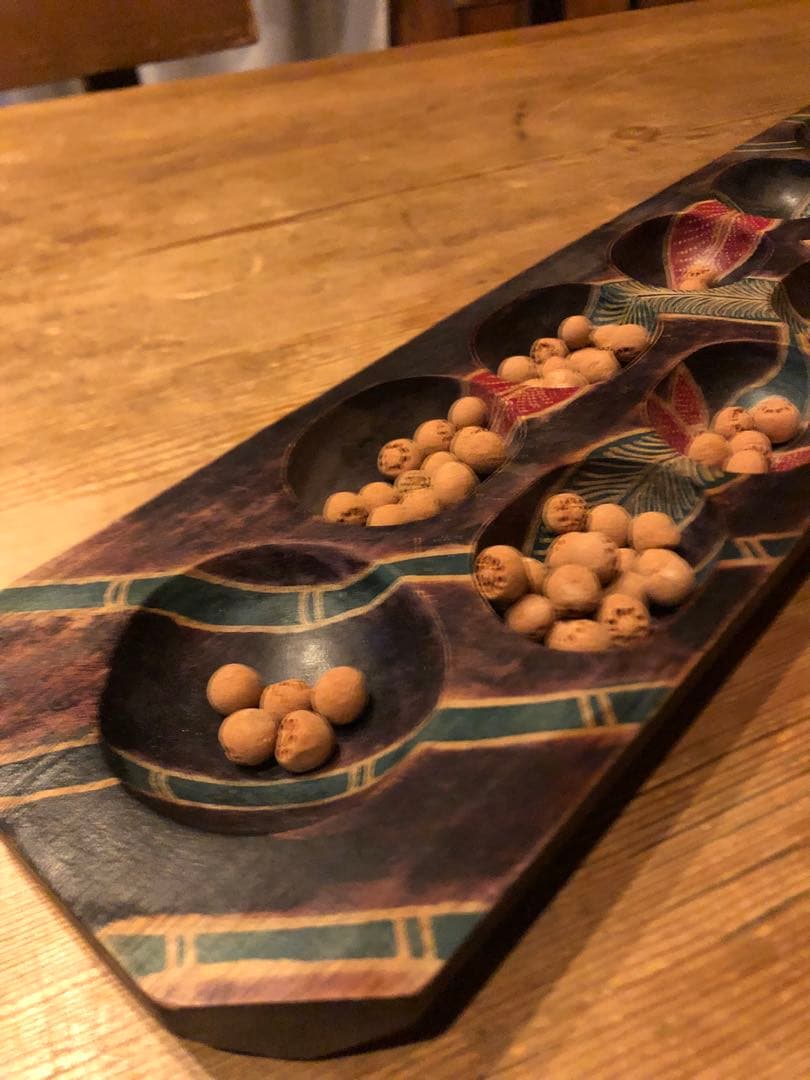 民芸品インドネシア 木製手彫りトレイ　マンカラ.カラハ